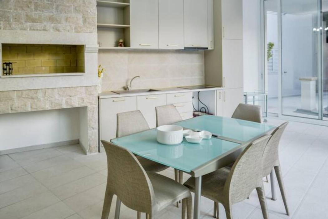 Apartments Vuksic Sveti Stefan Bagian luar foto