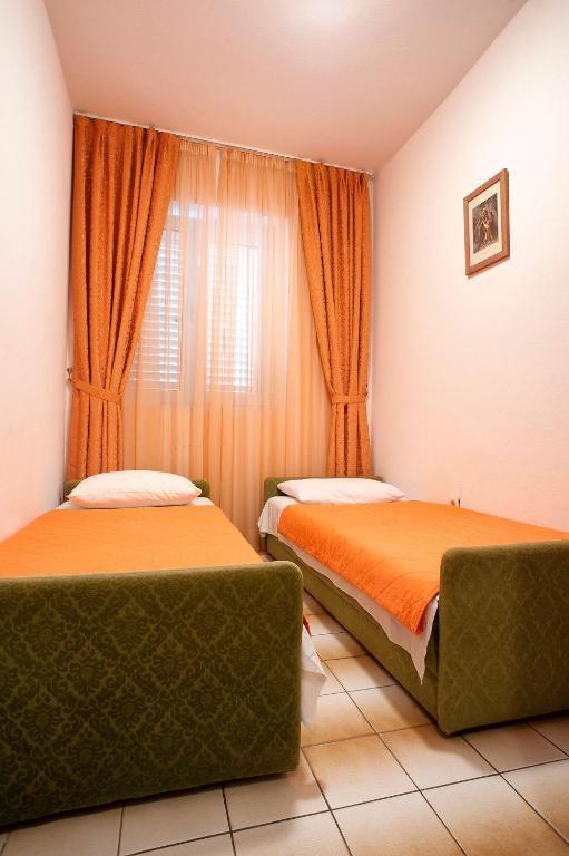 Apartments Vuksic Sveti Stefan Ruang foto