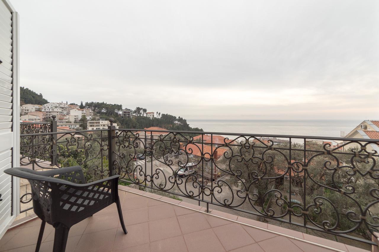 Apartments Vuksic Sveti Stefan Bagian luar foto