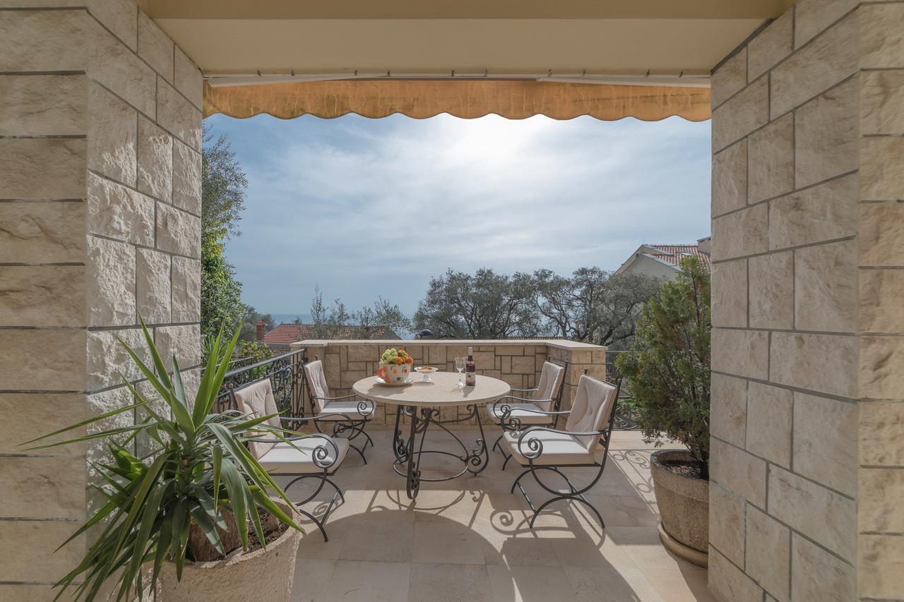 Apartments Vuksic Sveti Stefan Bagian luar foto