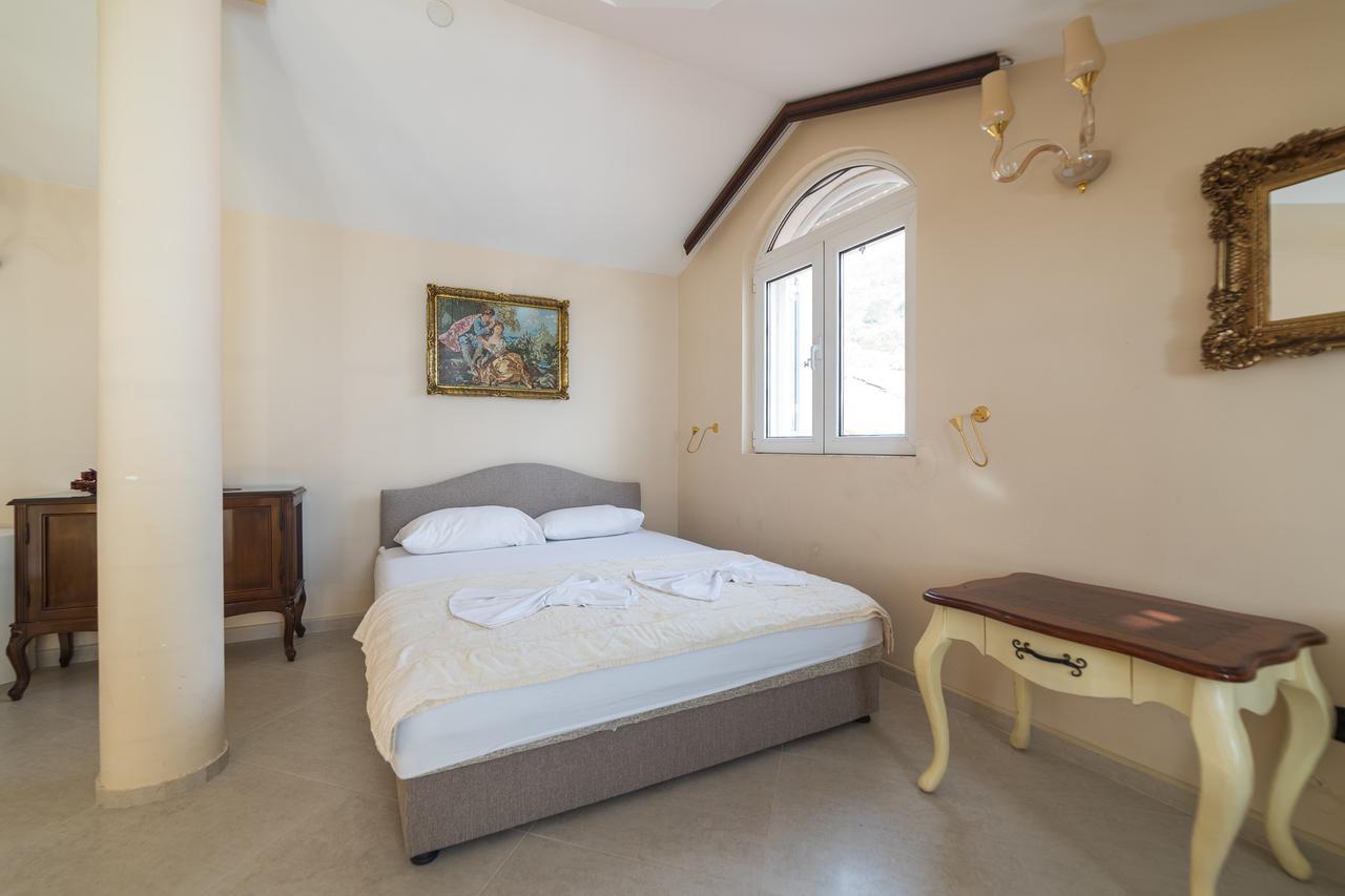 Apartments Vuksic Sveti Stefan Bagian luar foto