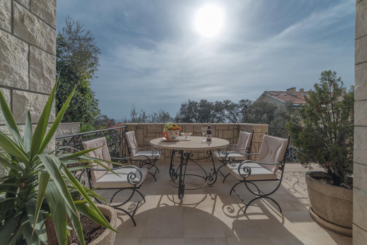 Apartments Vuksic Sveti Stefan Bagian luar foto